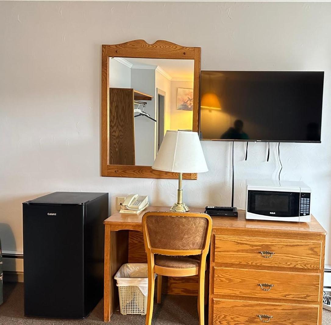 וודסטוק Stiles Motel Hill View מראה חיצוני תמונה