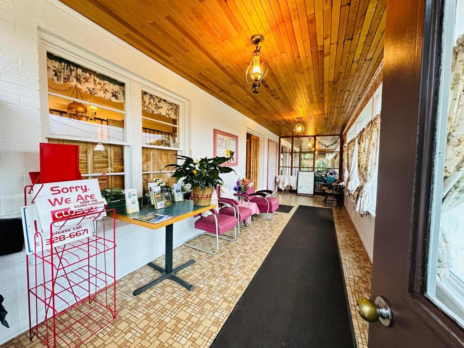 וודסטוק Stiles Motel Hill View מראה חיצוני תמונה
