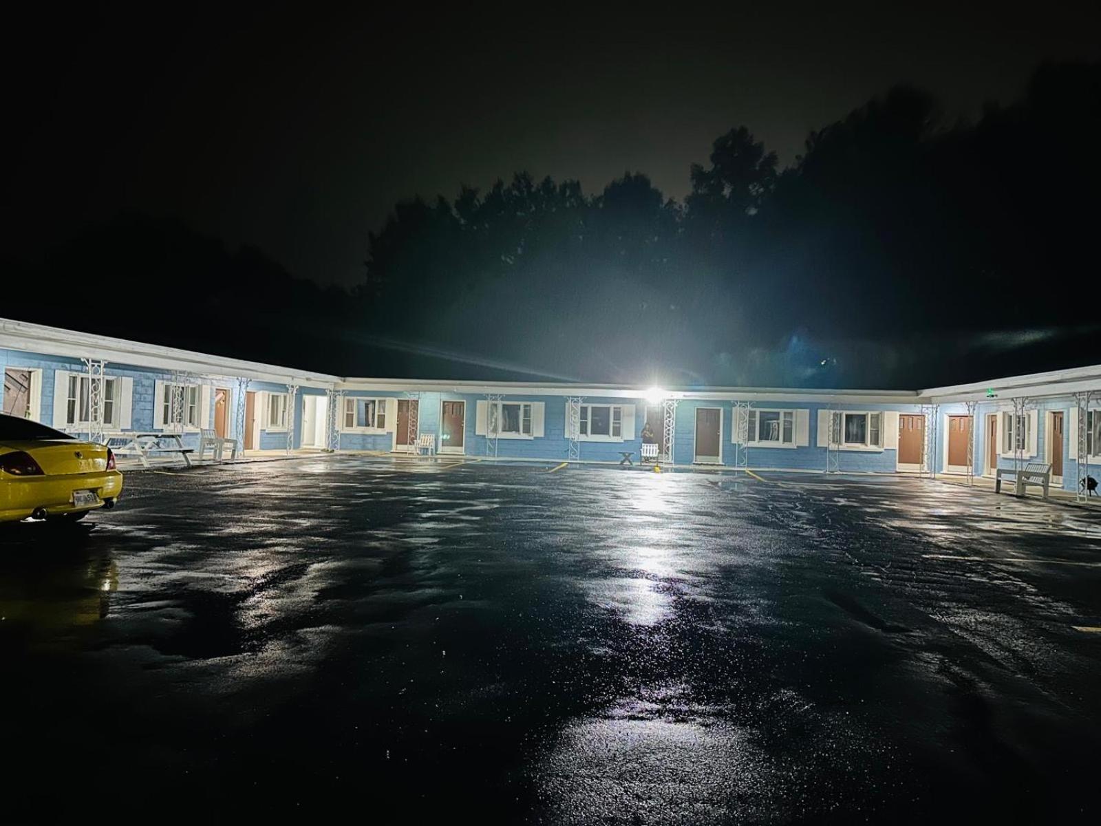 וודסטוק Stiles Motel Hill View מראה חיצוני תמונה