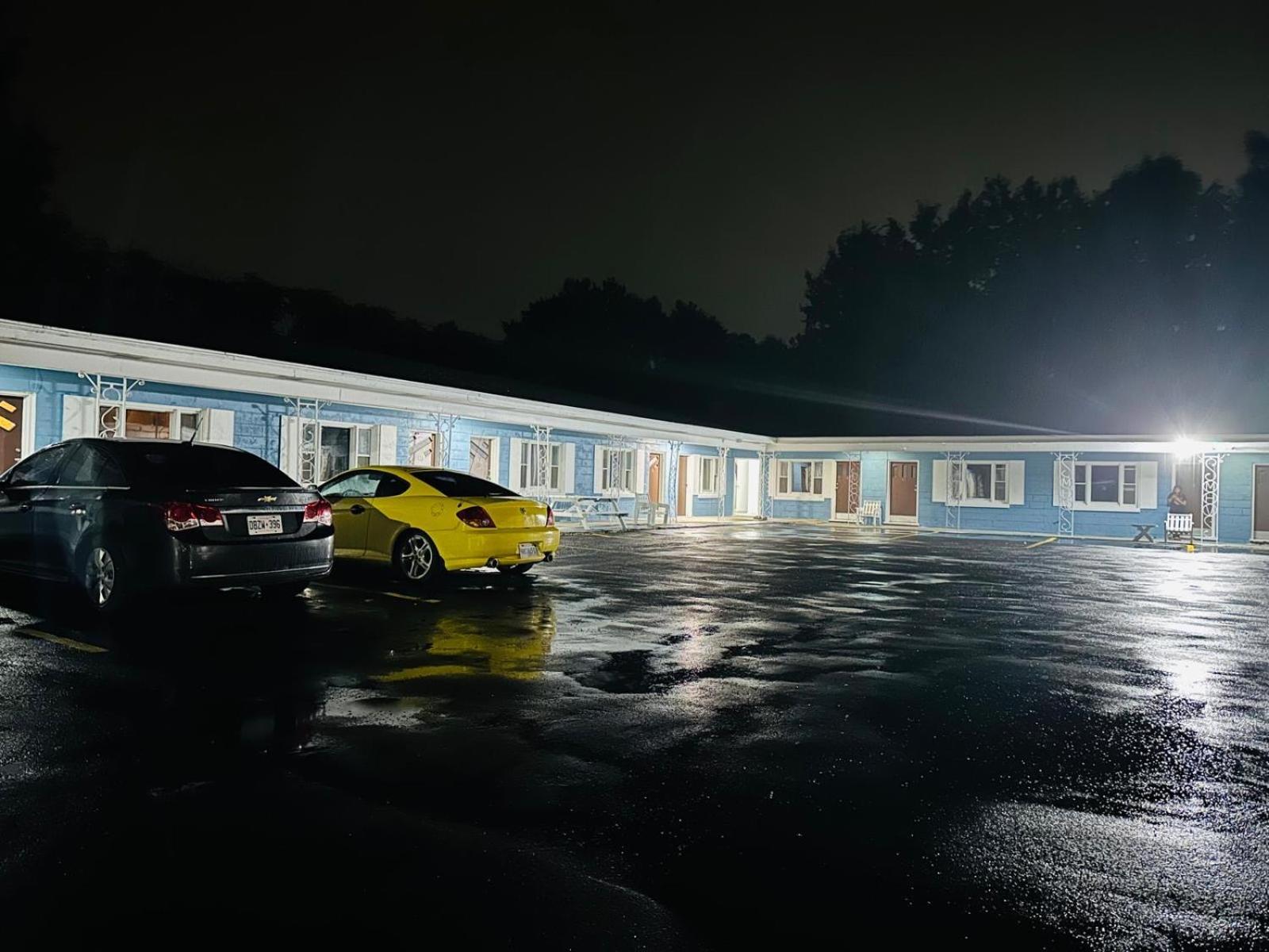 וודסטוק Stiles Motel Hill View מראה חיצוני תמונה