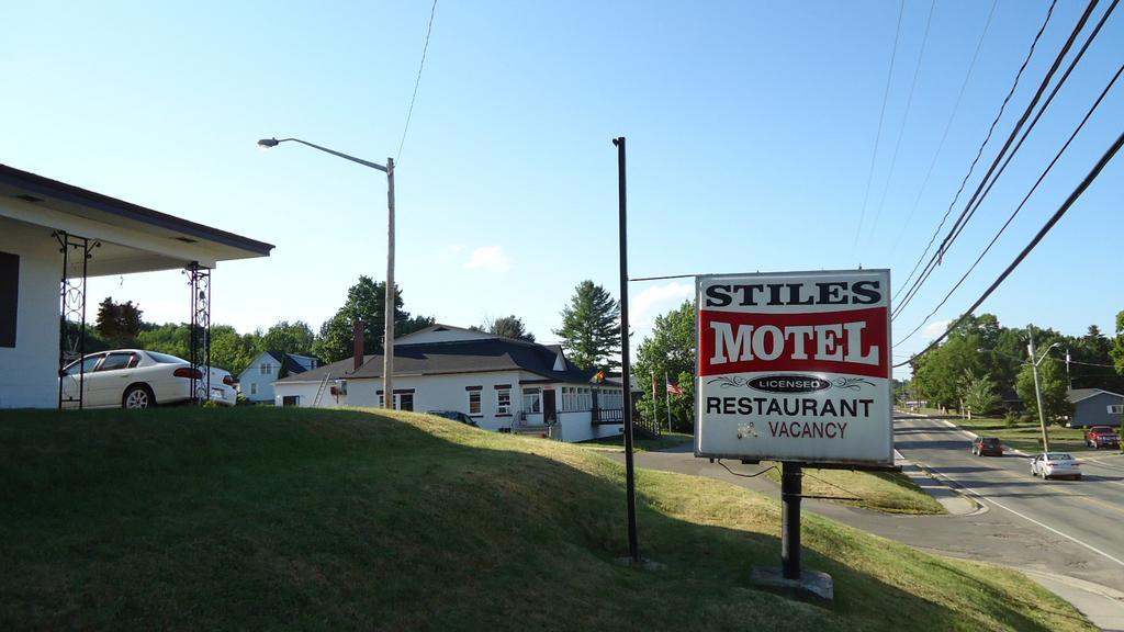 וודסטוק Stiles Motel Hill View מראה חיצוני תמונה