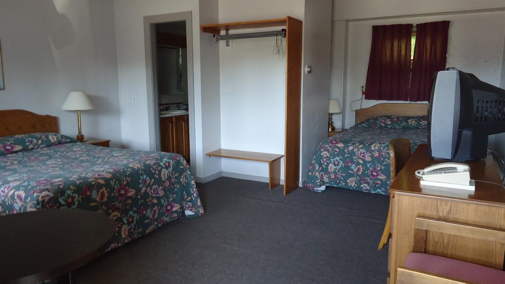 וודסטוק Stiles Motel Hill View חדר תמונה