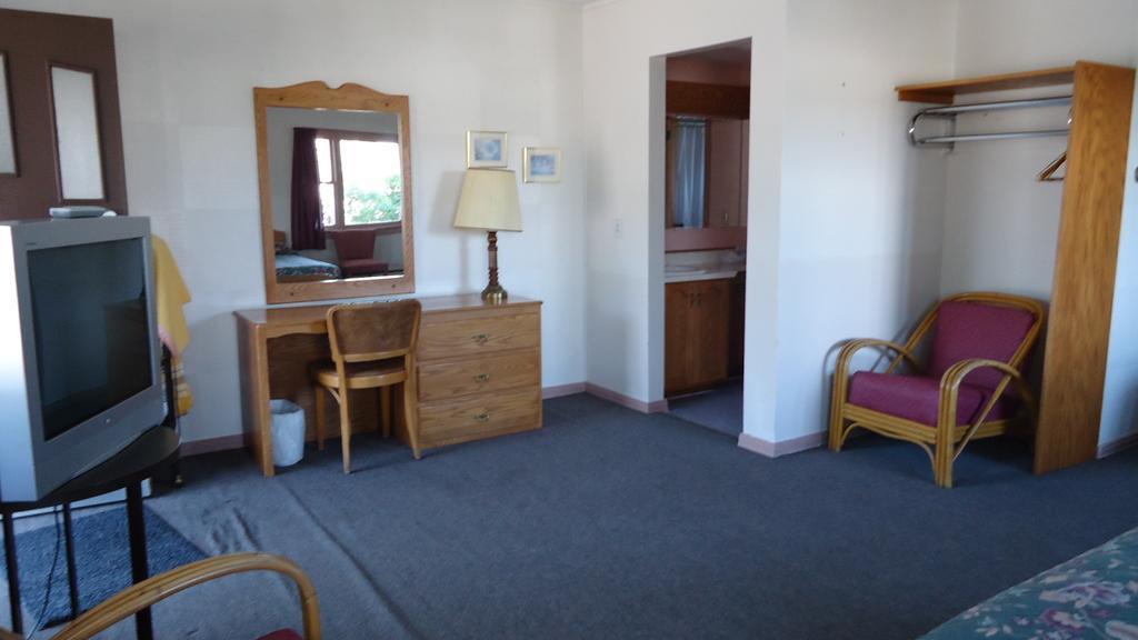 וודסטוק Stiles Motel Hill View מראה חיצוני תמונה